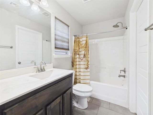 12500 Heritage Oaks Drive, Oklahoma City, OK 73120