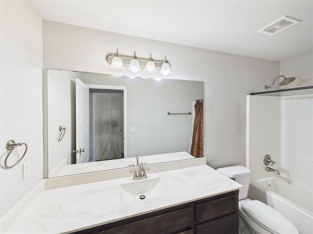 12500 Heritage Oaks Drive, Oklahoma City, OK 73120