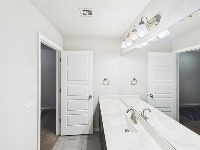 12500 Heritage Oaks Drive, Oklahoma City, OK 73120