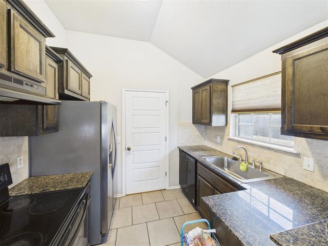 12500 Heritage Oaks Drive, Oklahoma City, OK 73120