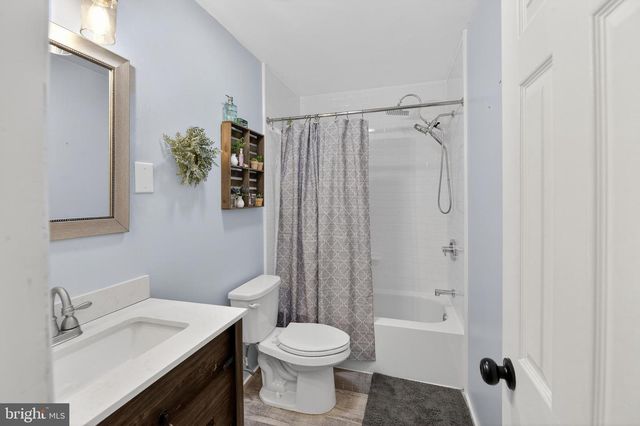 119 LINDA AVE, Delran, NJ 08075