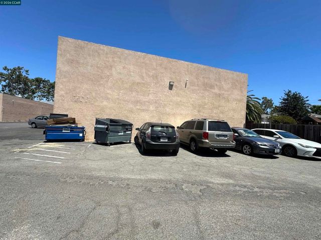 689 E 14Th St, San Leandro, CA 94577