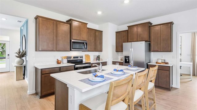 8625 PINECREST TRAIL, Wildwood, FL 34785