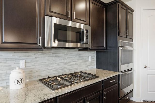 8015 S Vandriver Way, Aurora, CO 80016