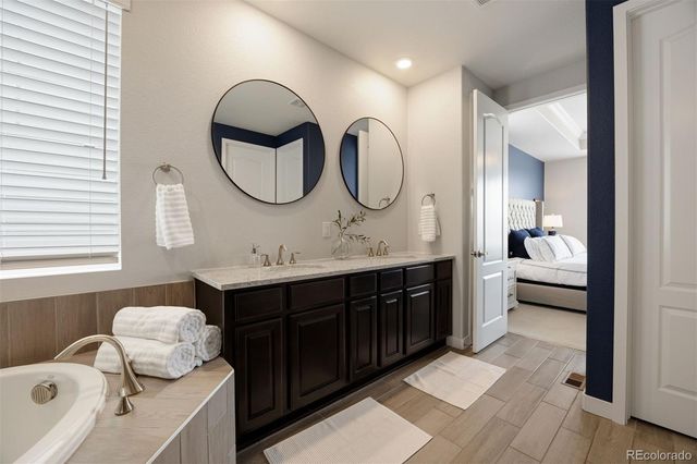 8015 S Vandriver Way, Aurora, CO 80016