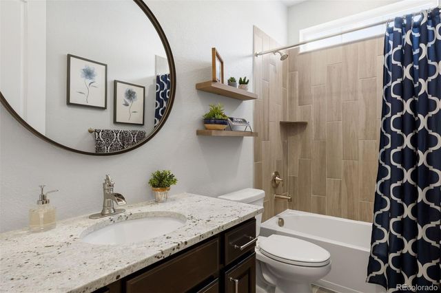 8015 S Vandriver Way, Aurora, CO 80016