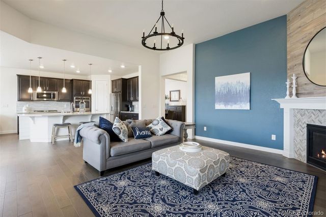 8015 S Vandriver Way, Aurora, CO 80016