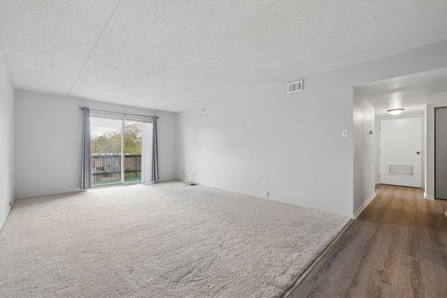 8025 Woodglen Lane 403, Downers Grove, IL 60516