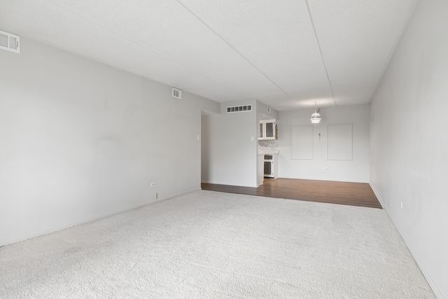 8025 Woodglen Lane 403, Downers Grove, IL 60516