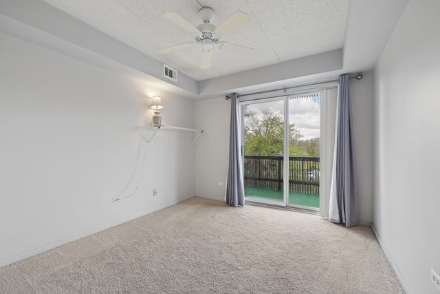 8025 Woodglen Lane 403, Downers Grove, IL 60516