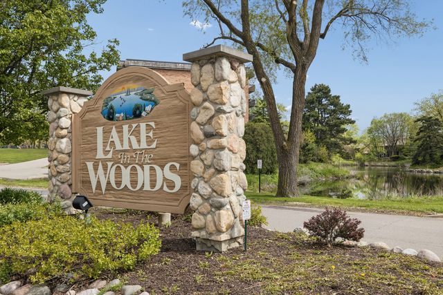 8025 Woodglen Lane 403, Downers Grove, IL 60516