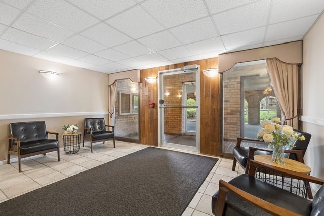 8025 Woodglen Lane 403, Downers Grove, IL 60516