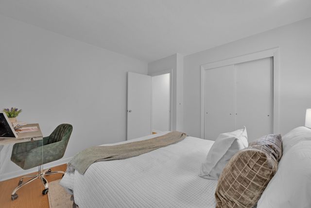 35 Westgate Rd 6, Boston, MA 02467