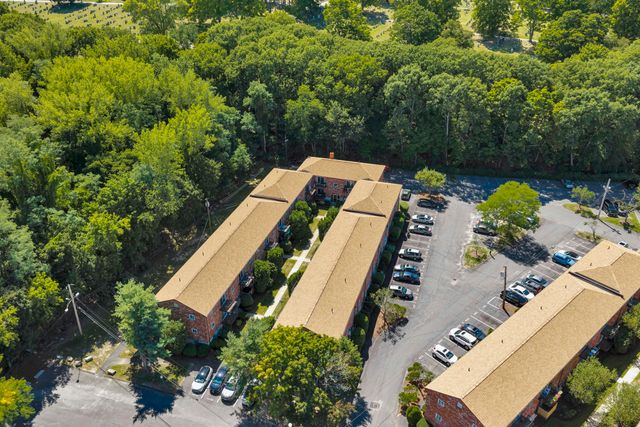 35 Westgate Rd 6, Boston, MA 02467