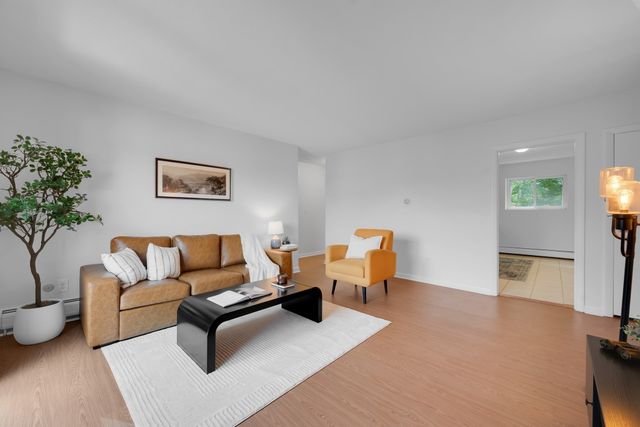 35 Westgate Rd 6, Boston, MA 02467