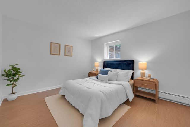 35 Westgate Rd 6, Boston, MA 02467