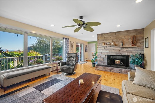 2459 Crestline Street, Ferndale, WA 98248