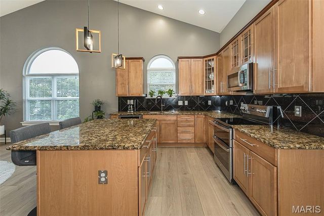 4081 Stonecroft Drive, St Charles, MO 63304