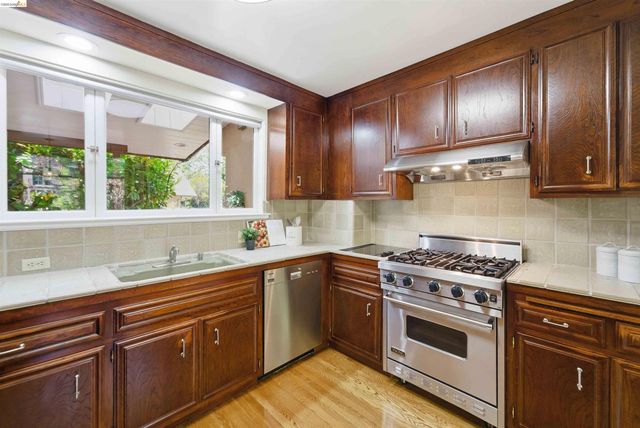 235 Highland Ave, Piedmont, CA 94611