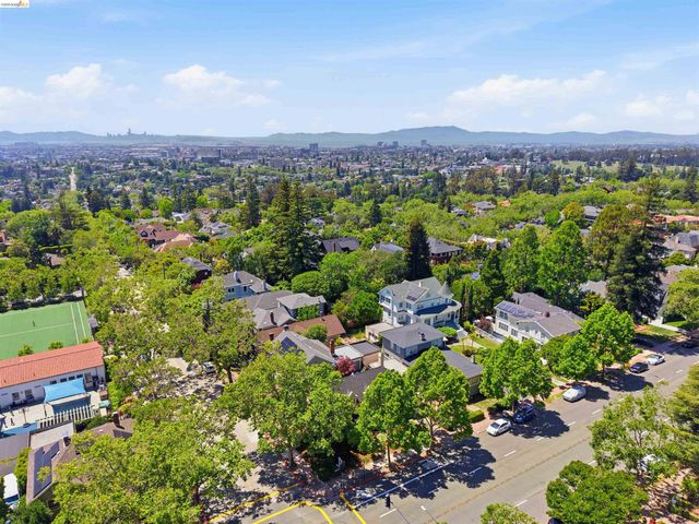 235 Highland Ave, Piedmont, CA 94611