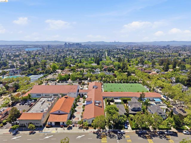 235 Highland Ave, Piedmont, CA 94611