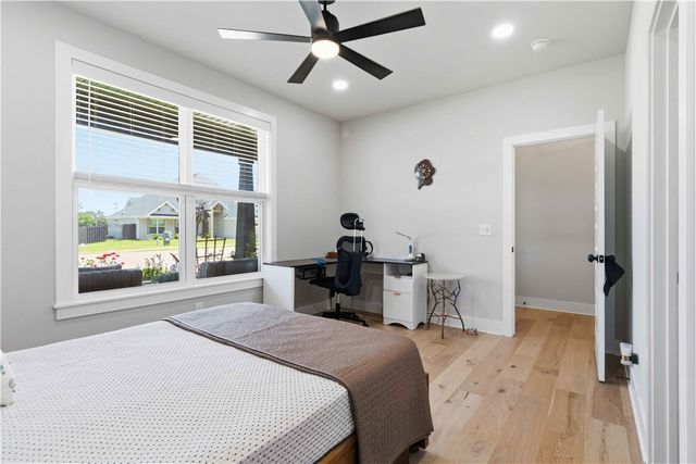 1171 Longbourn Drive, Centerton, AR 72719