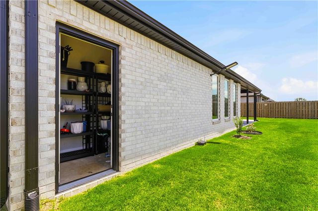 1171 Longbourn Drive, Centerton, AR 72719