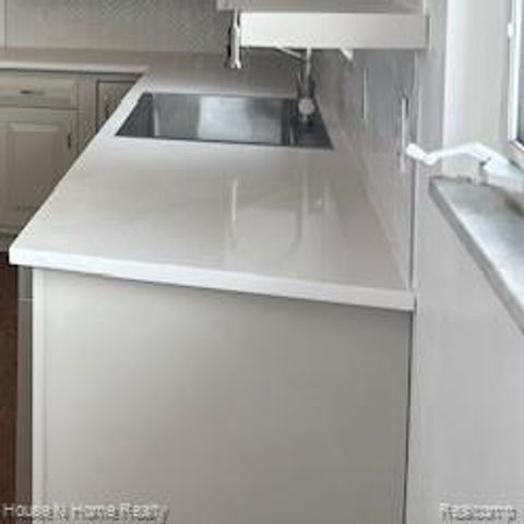 2500 E Hudson Avenue, Royal Oak, MI 48067