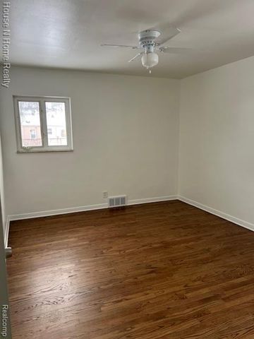 2500 E Hudson Avenue, Royal Oak, MI 48067