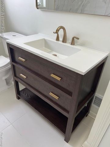 2500 E Hudson Avenue, Royal Oak, MI 48067