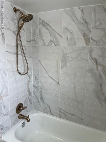 2500 E Hudson Avenue, Royal Oak, MI 48067