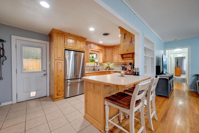 1518 Glen Rd, Kerrville, TX 78028