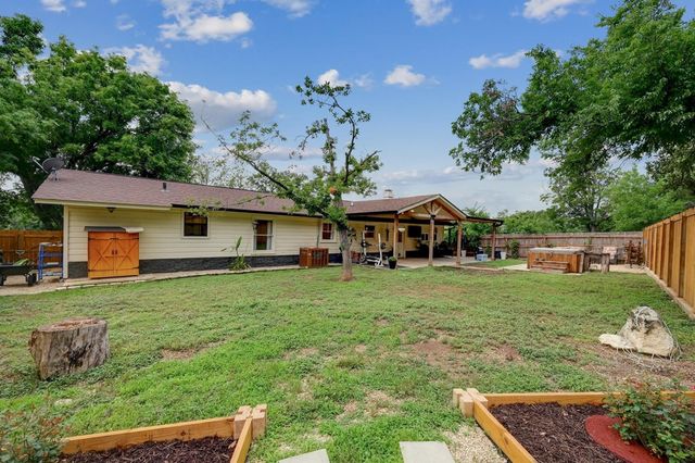 1518 Glen Rd, Kerrville, TX 78028
