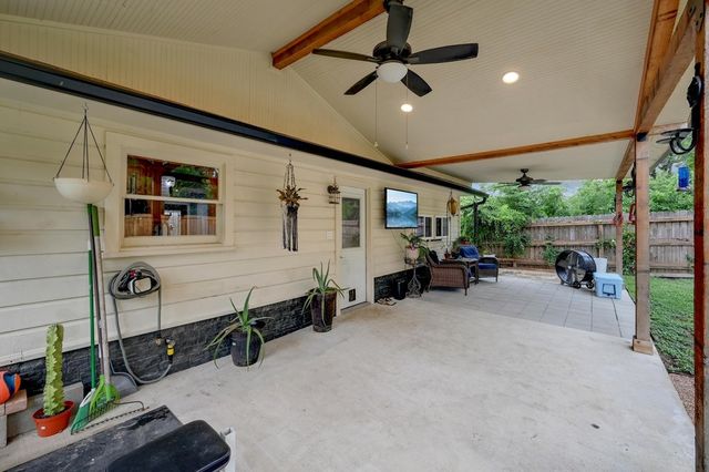 1518 Glen Rd, Kerrville, TX 78028