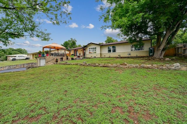 1518 Glen Rd, Kerrville, TX 78028