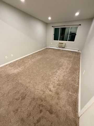 74 Beach St 2-11, Woburn, MA 01801