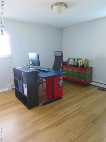 1656 S Lapeer Road, Lapeer, MI 48446