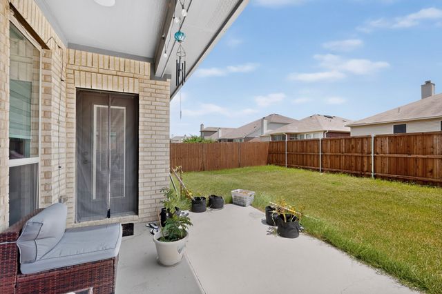 2905 Emerald Trace Drive, Denton, TX 76226