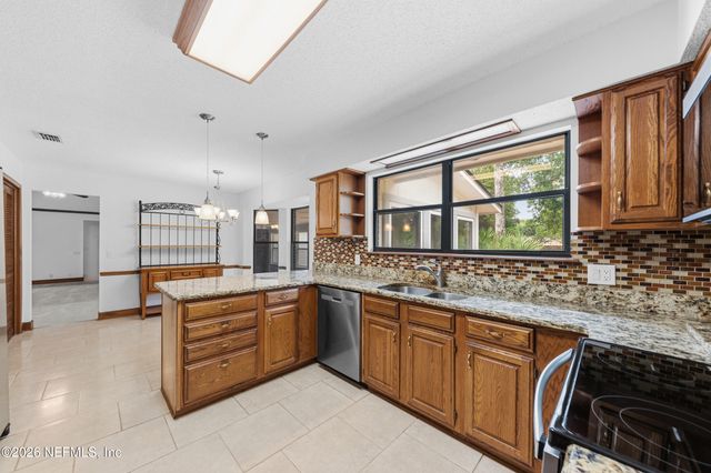 10428 CRYSTAL SPRINGS Road, Jacksonville, FL 32221