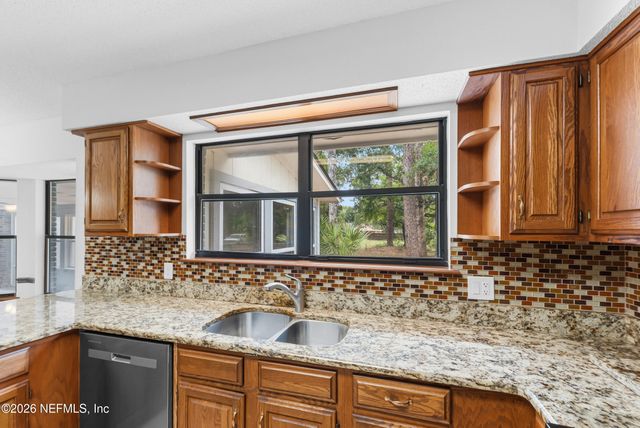 10428 CRYSTAL SPRINGS Road, Jacksonville, FL 32221