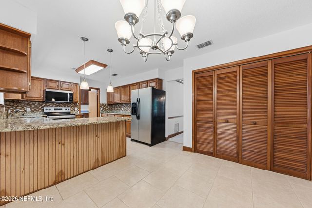 10428 CRYSTAL SPRINGS Road, Jacksonville, FL 32221