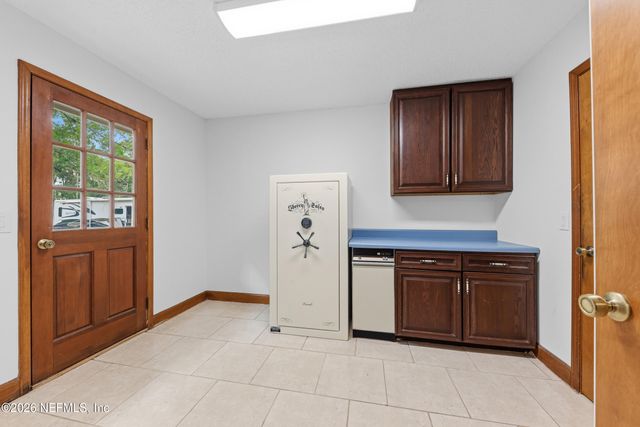 10428 CRYSTAL SPRINGS Road, Jacksonville, FL 32221