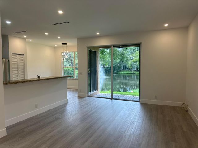 10702 NW 1st Court, Plantation, FL 33324