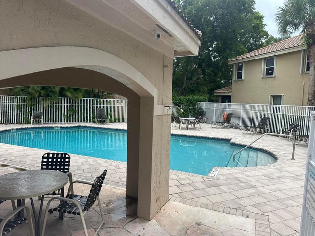 10702 NW 1st Court, Plantation, FL 33324