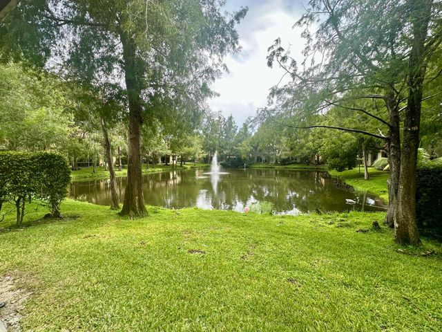 10702 NW 1st Court, Plantation, FL 33324
