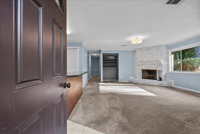 5207 Longshadow Drive, Dickinson, TX 77539
