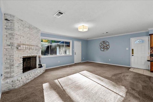5207 Longshadow Drive, Dickinson, TX 77539