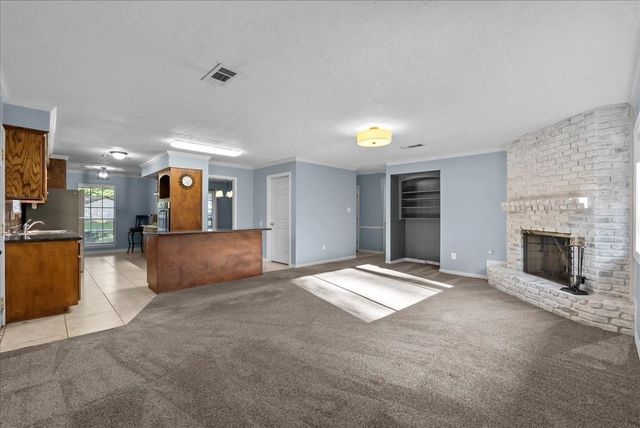 5207 Longshadow Drive, Dickinson, TX 77539