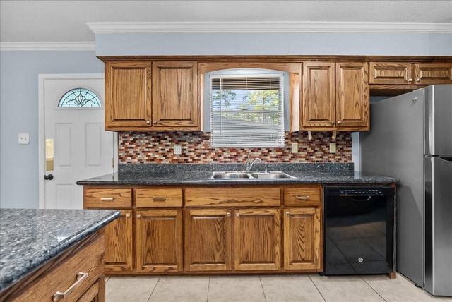 5207 Longshadow Drive, Dickinson, TX 77539