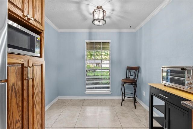 5207 Longshadow Drive, Dickinson, TX 77539
